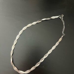 Elegant Silver Twisted Chain Necklace